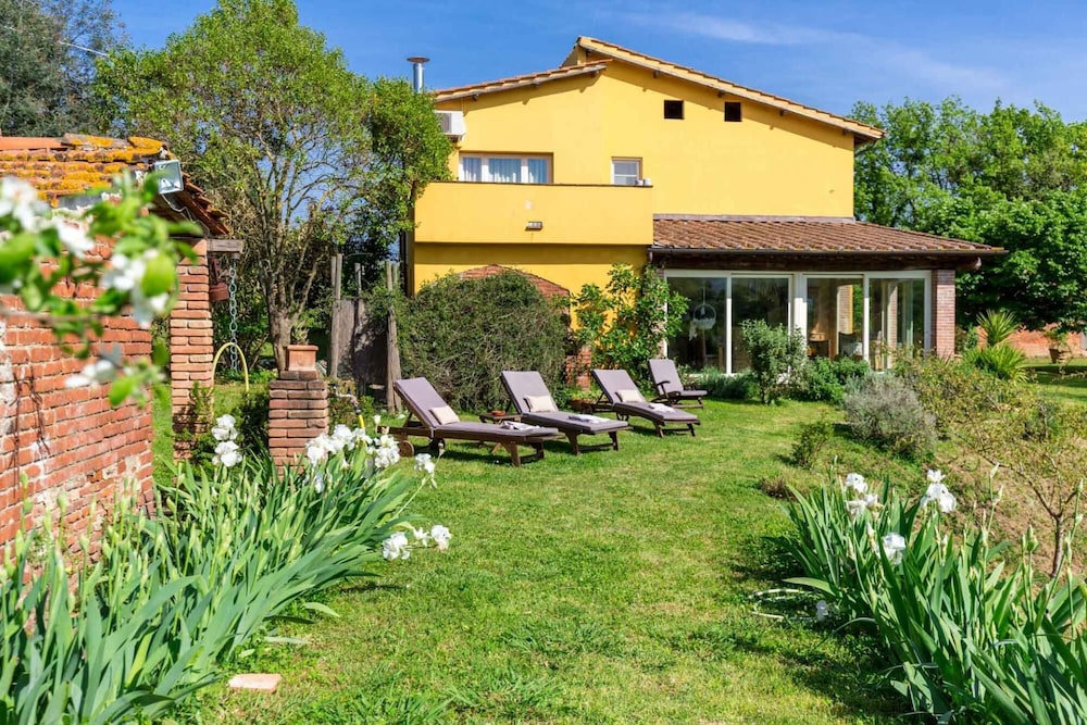 Villa photo 3