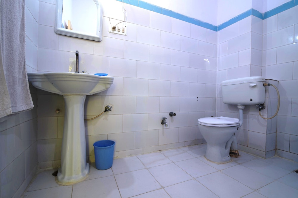 Standard Double Room (Non A/C) photo 2