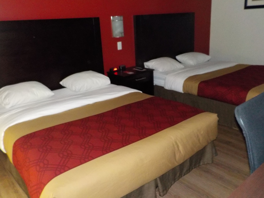 Standard Room, 2 Queen Beds - Photo 3