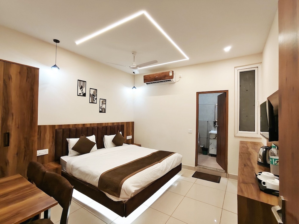 Premium Double Room, Air conditioning