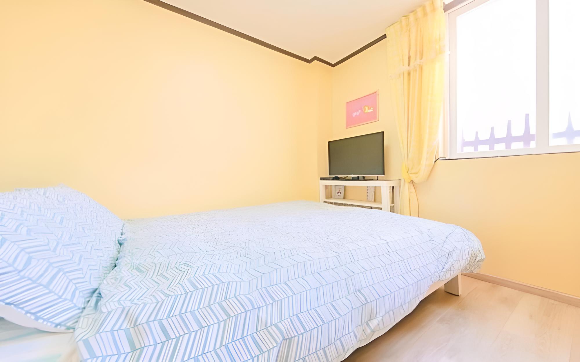 Room (Room 301) - Photo 2