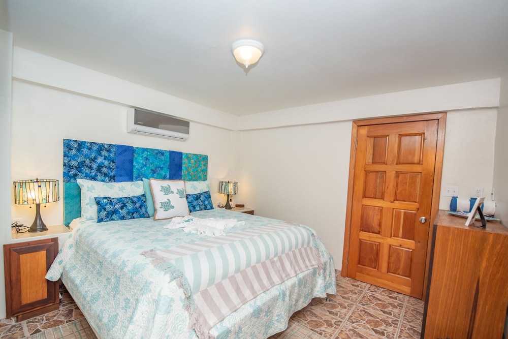 Sea Turtle, 1 Bedroom, Sea View, Poolside