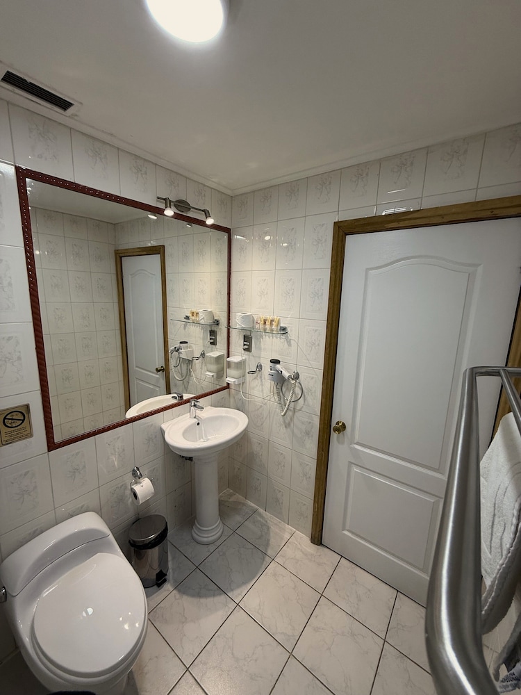 Basic Triple Room photo 3