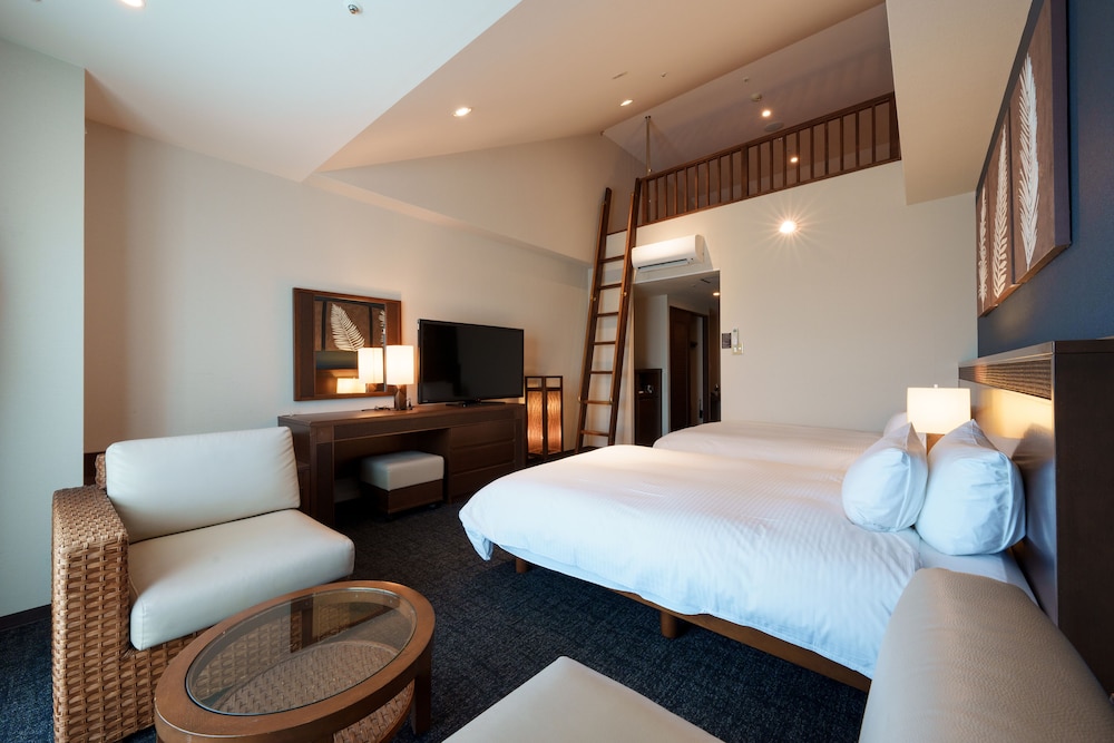 Family Room with Loft, Non Smoking (Main Building Ocean's Wing) - Photo 4