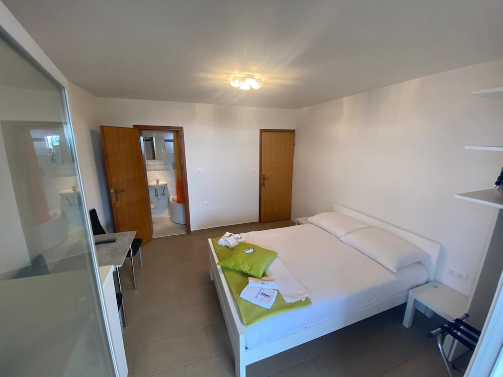 Room, 1 Bedroom, Accessible, Smoking photo 2