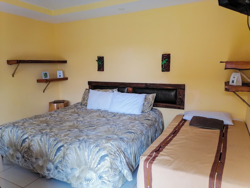 Family Room, 1 Bedroom, Balcony, Valley View photo 2