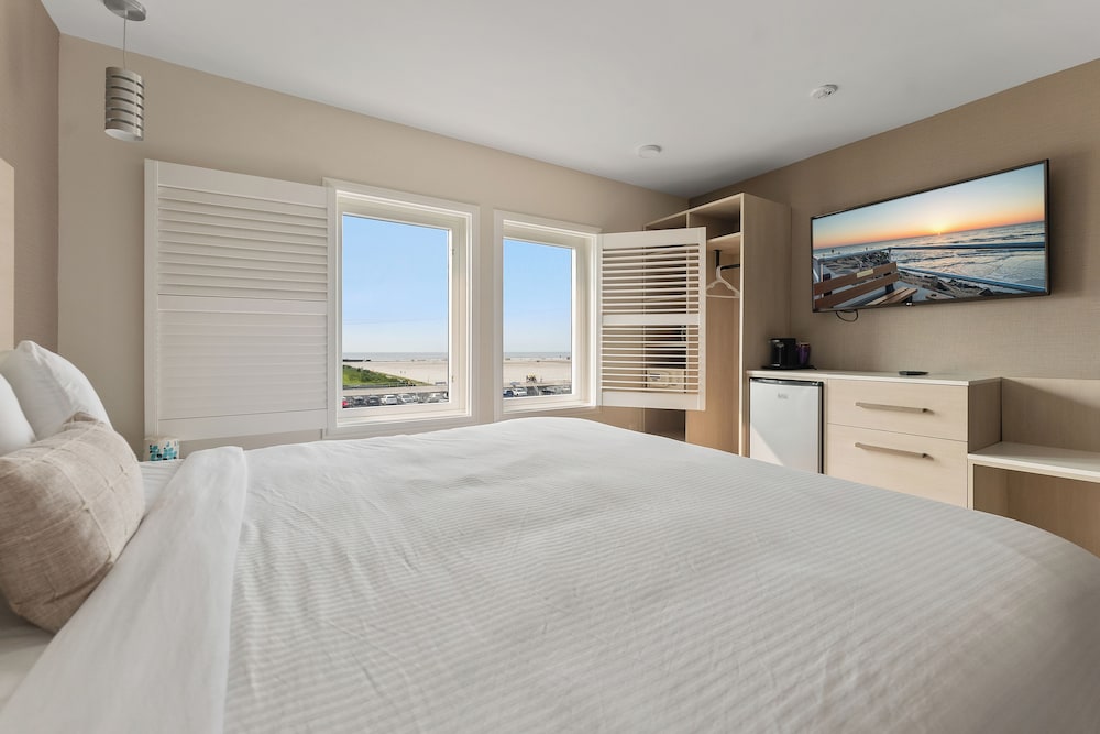 Deluxe Single Room, 1 King Bed, Non Smoking - Photo 3