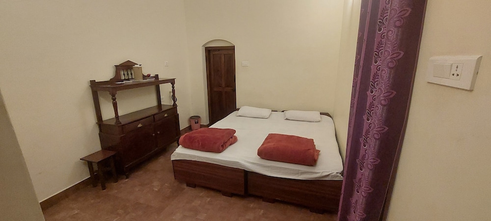 Economy Room photo 1