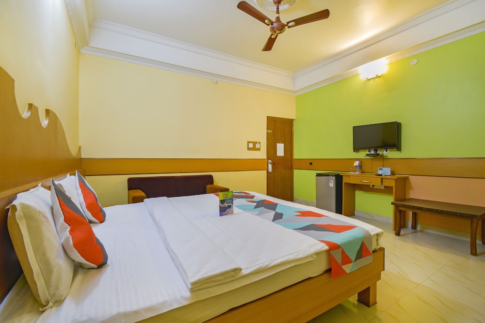 Premium Room, 1 King Bed photo 3