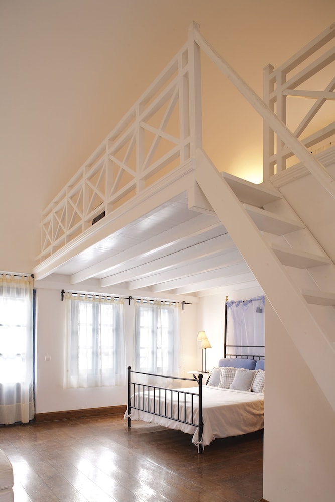 Luxury Duplex - Photo 3