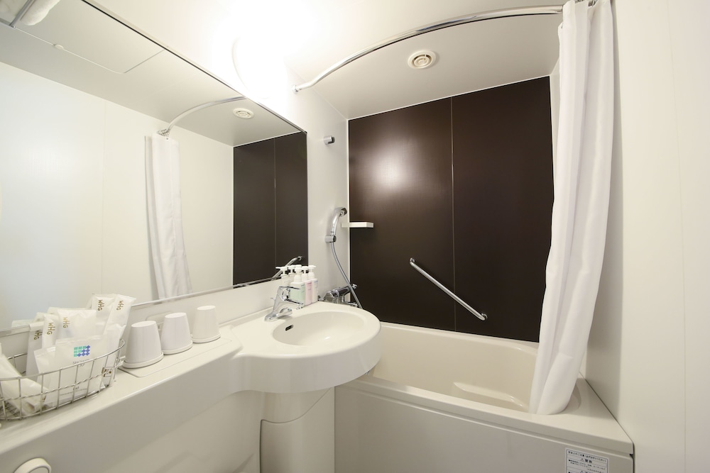 Triple Room, Non Smoking (Remodeled Floor) - Photo 6