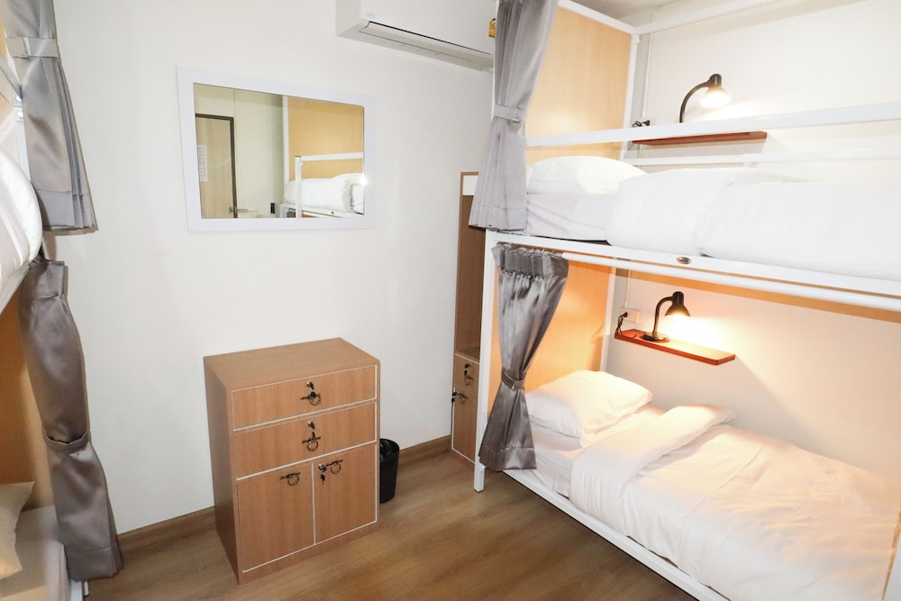 4-Bed Dormitory Male photo 2