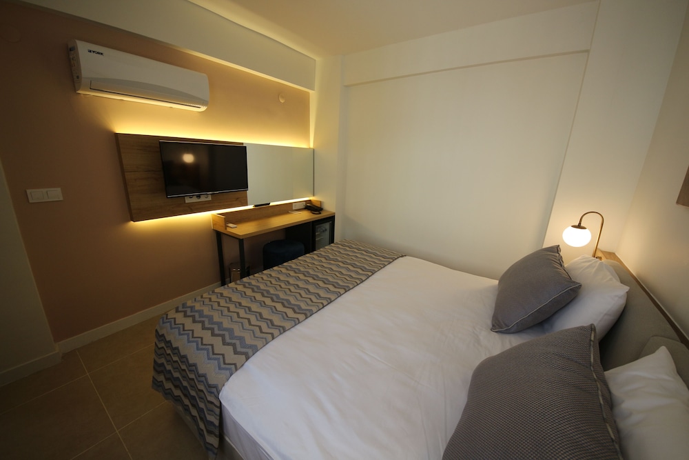 Comfort Suite, 1 Bedroom, City View - Photo 1