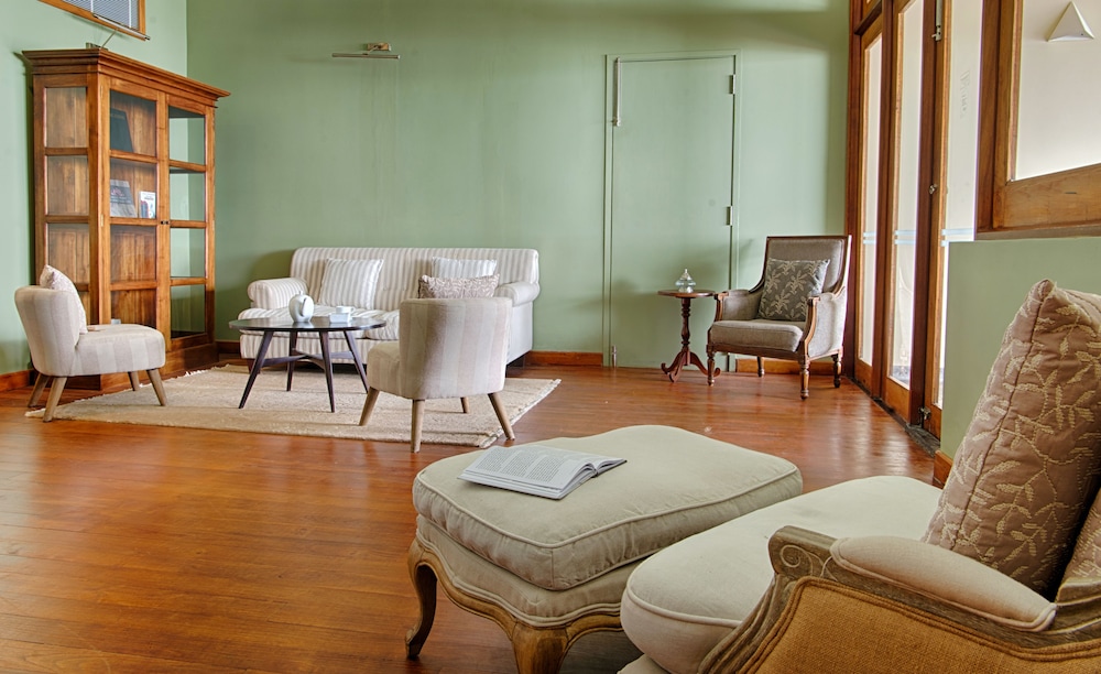 Themed Suite with Pool photo 2