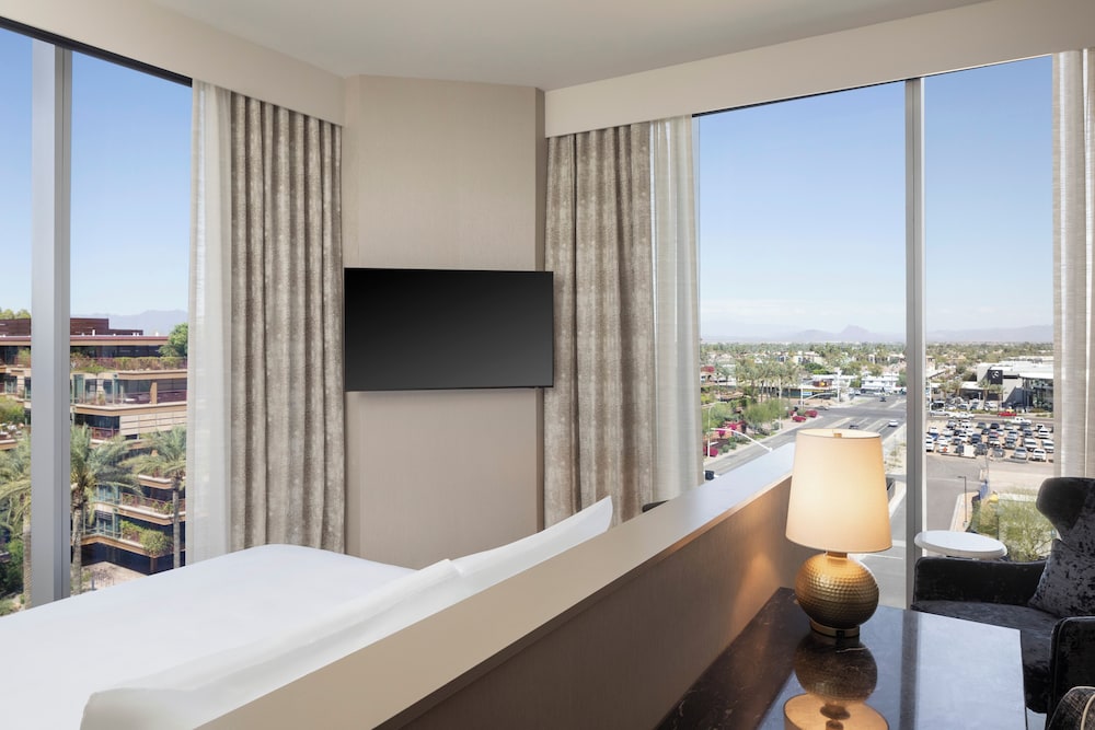 Room, 1 King Bed, Accessible (View) - Photo 5