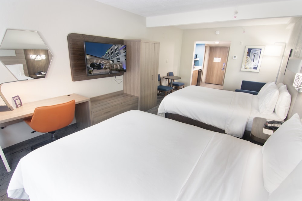 Suite, 2 Queen Beds - Photo 1
