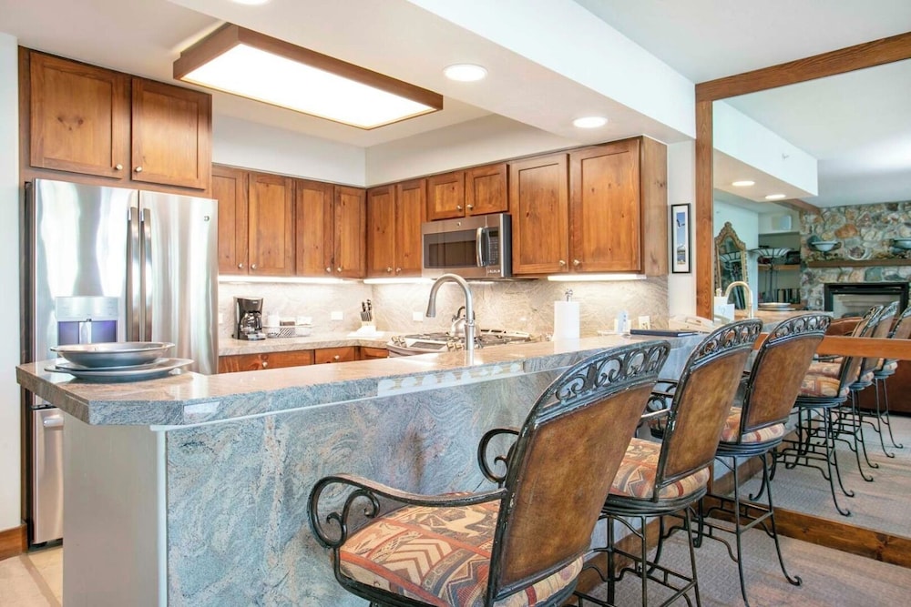 Condo, 2 Bedrooms 2 Bathrooms (Platinum 1000 Square Foot Condominium) - Photo 5