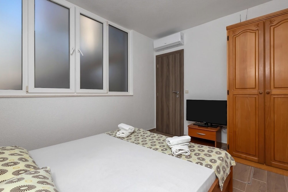 Apartment (Nikola - 5 m from beach - A(6+2) I ka) photo 2