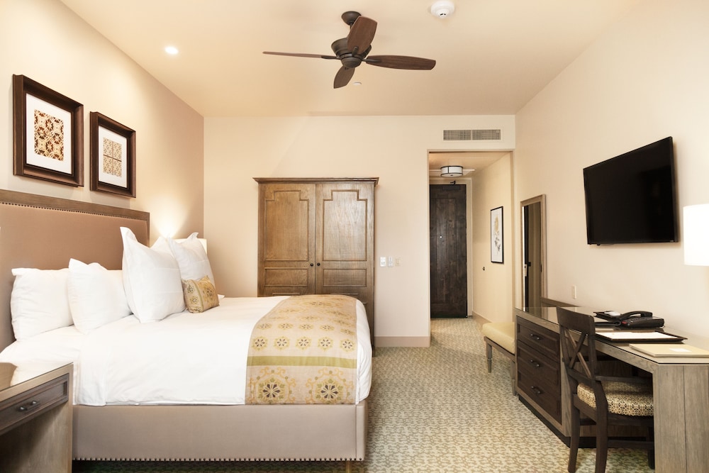 Junior Suite, 1 King Bed, Non Smoking, Vineyard View