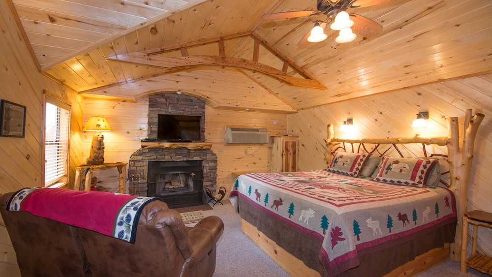 Cabin 15, Romantic Studio