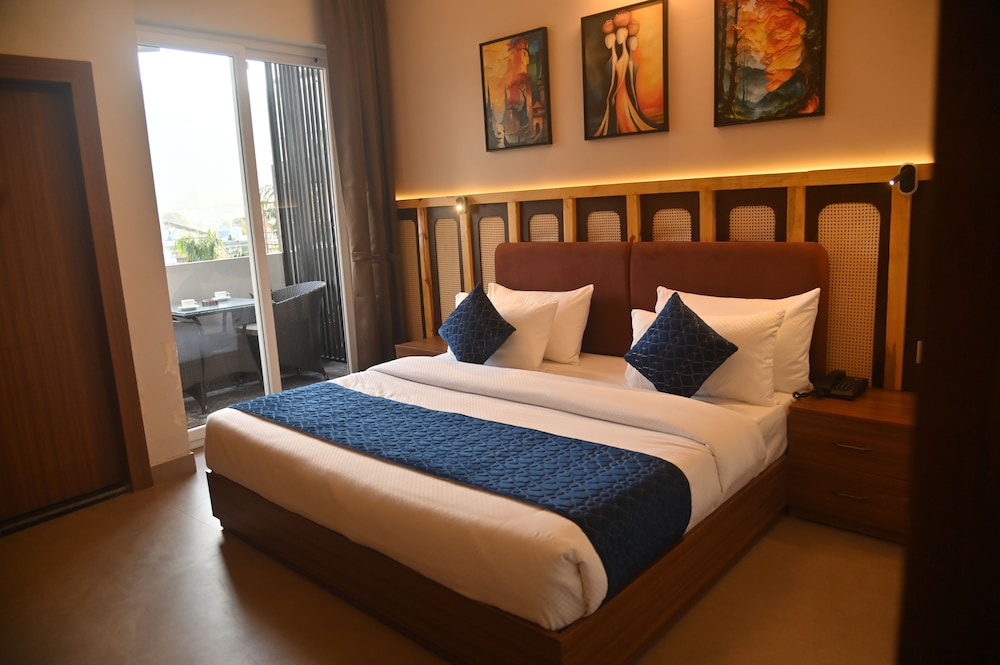 Deluxe Double Room, Balcony, Mountain View