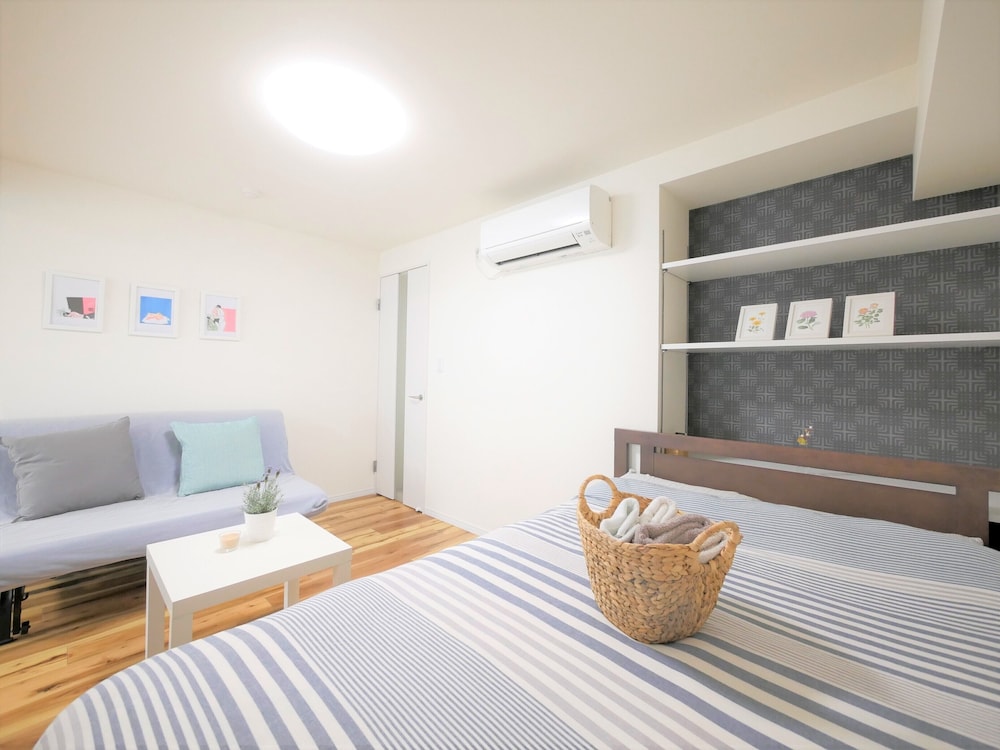 Room (/4) photo 3