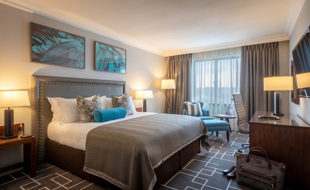 Deluxe Double or Twin Room, Multiple Beds, Ensuite photo 2
