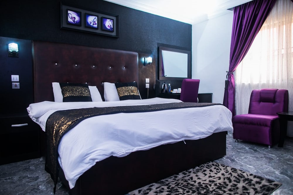 Royal Room photo 1