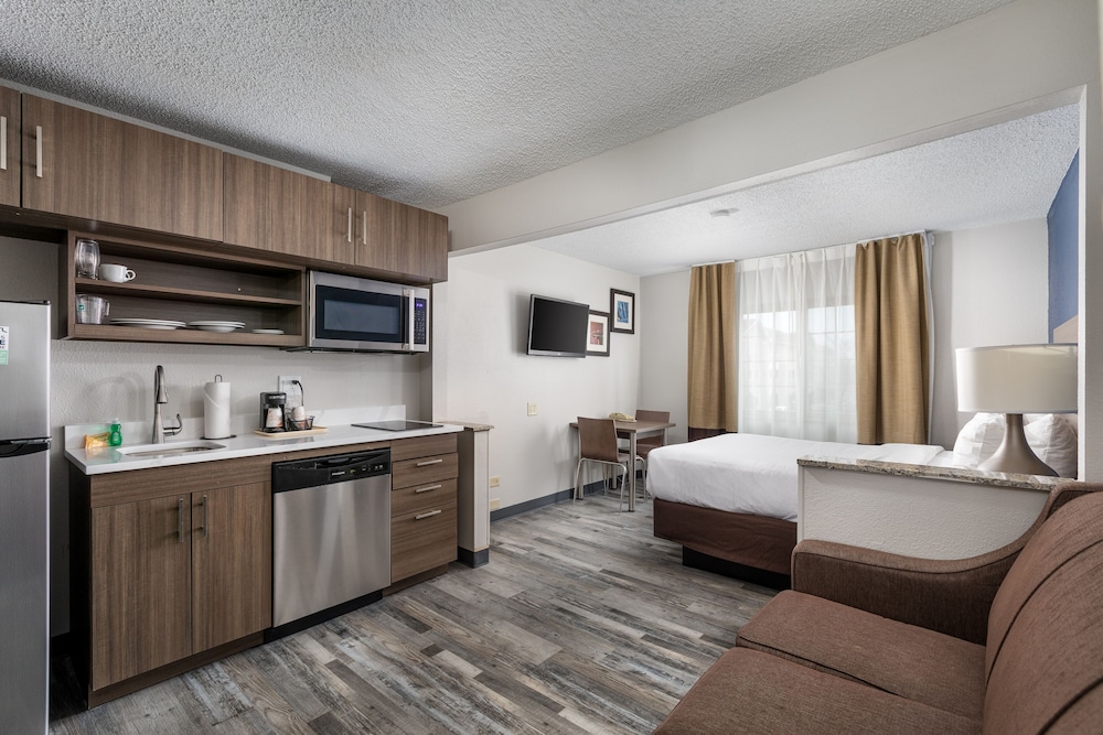 Suite, 1 Queen Bed with Sofa bed, Non Smoking (Efficiency, Upgrade) photo 2
