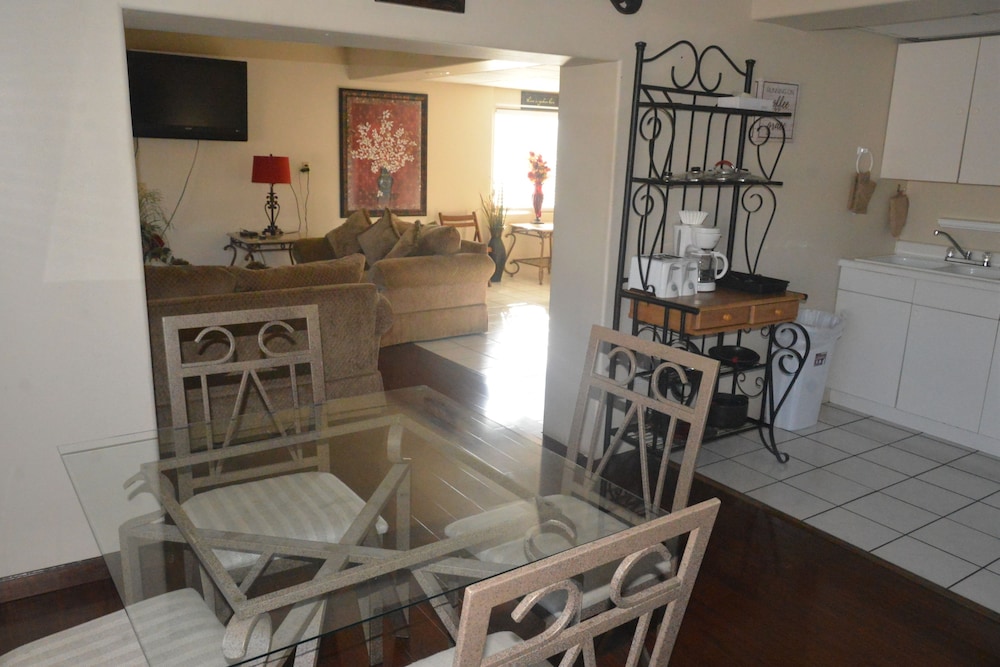 Signature Apartment, 2 Queen Beds, Non Smoking photo 2