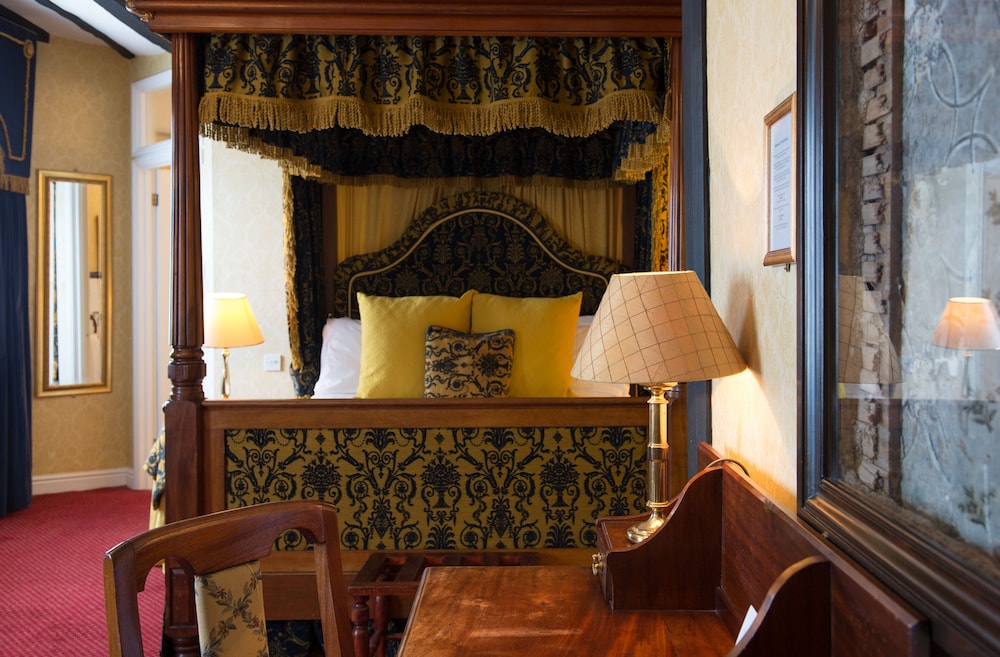 Suite, 1 King Bed, Non Smoking - Photo 16