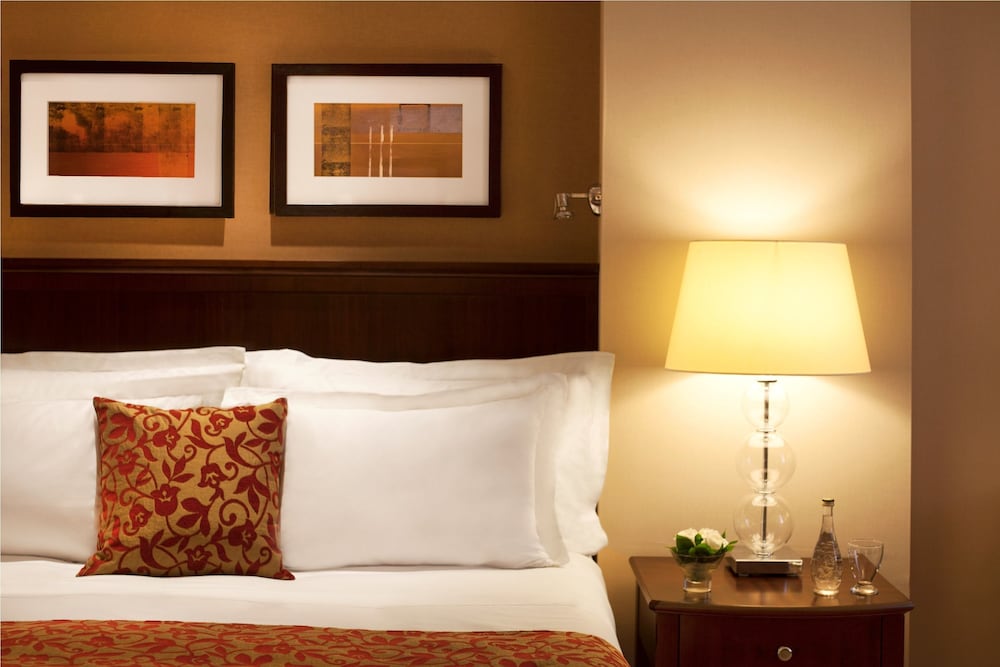 Junior Suite (with Spa and Executive Club Access) thumbnail 6