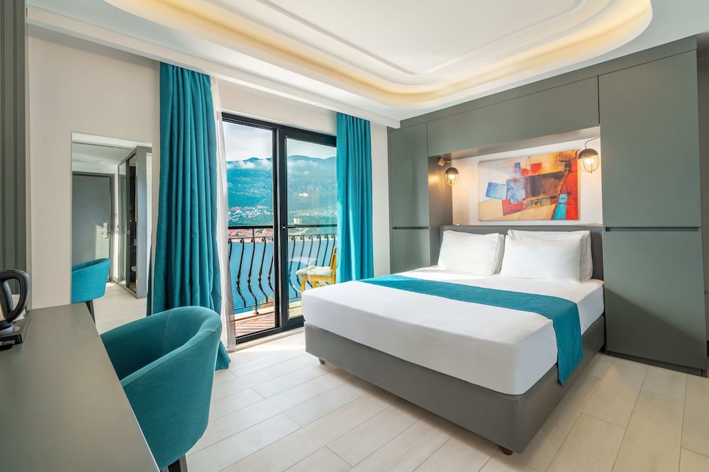 Deluxe Room, Balcony, Sea View - Photo 5