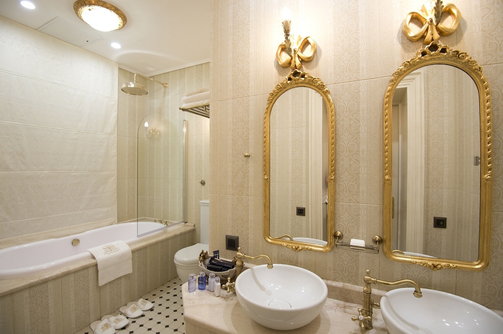 Courtyard Suite photo 2