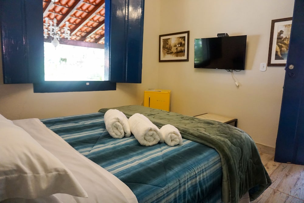 Deluxe Twin Room, 1 Queen Bed photo 3