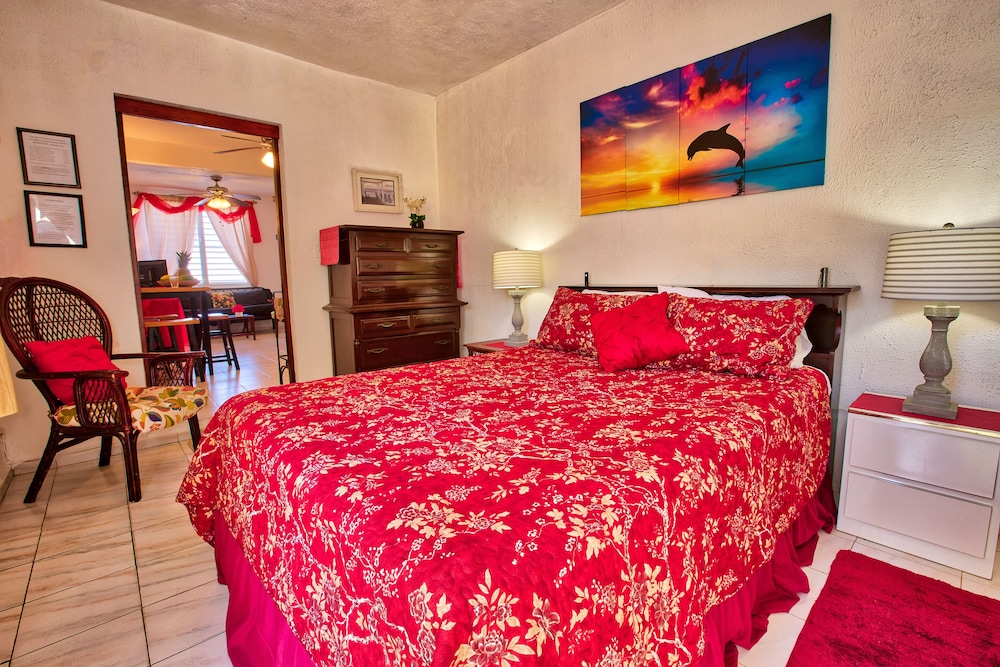 Apartment, 1 King Bed, Non Smoking, Beachside photo 1