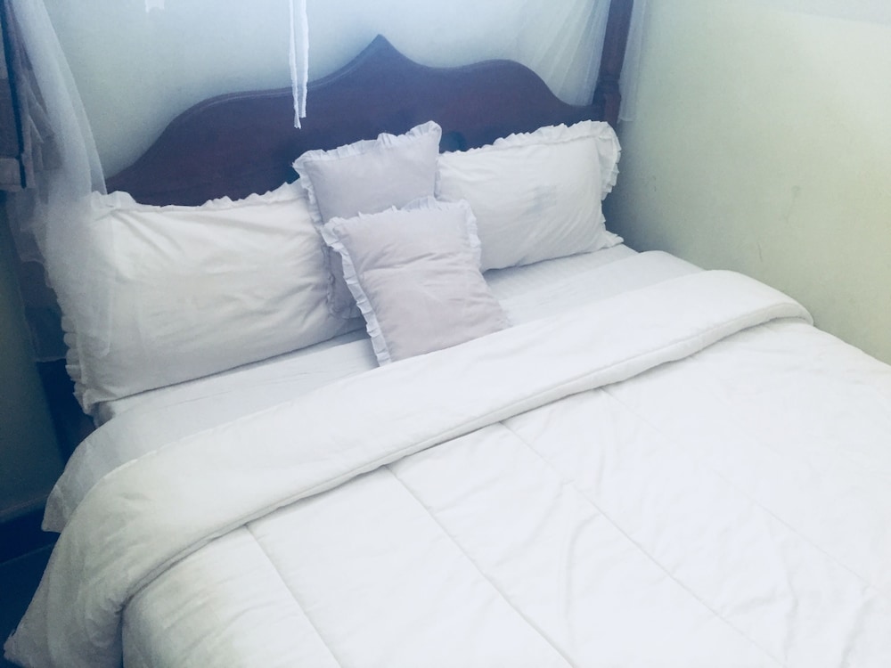 Economy Double Room, Shared Bathroom photo 1