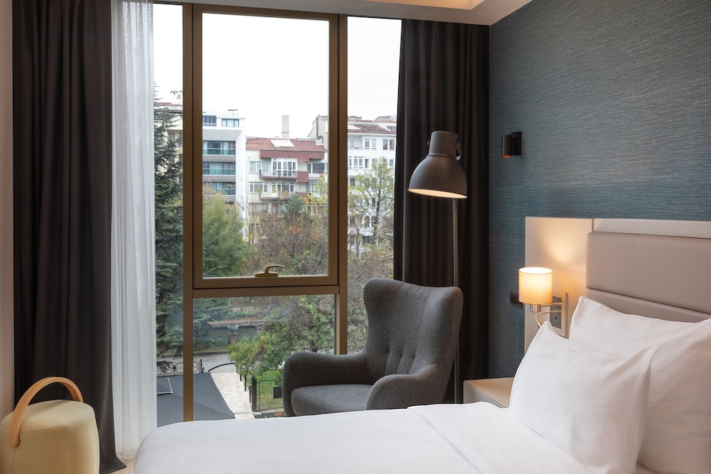 Superior King River View Room - Photo 6