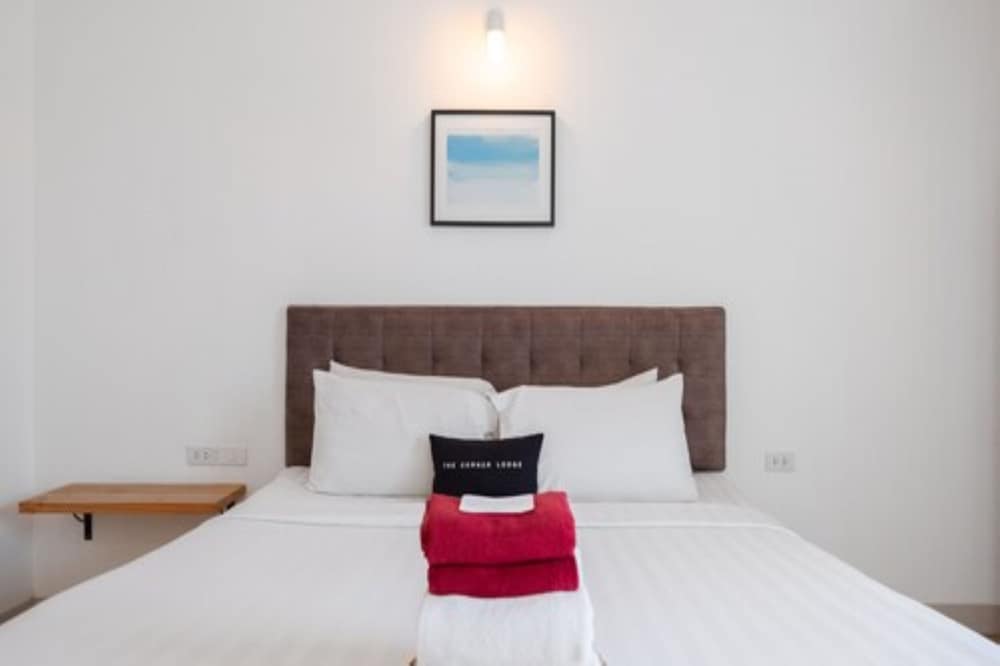 Standard Room, 1 King Bed, Refrigerator & Microwave photo 2