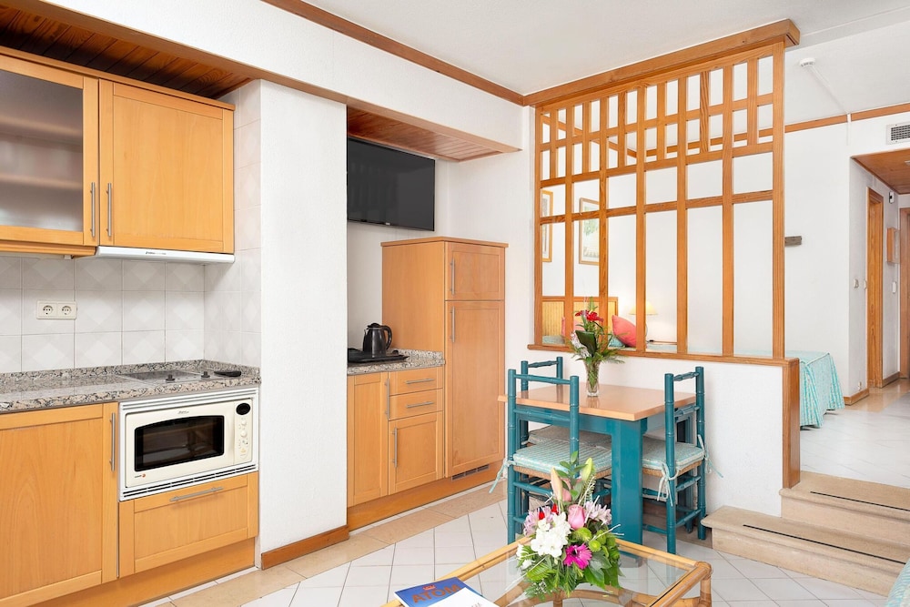 Deluxe Quadruple Room - Photo 2
