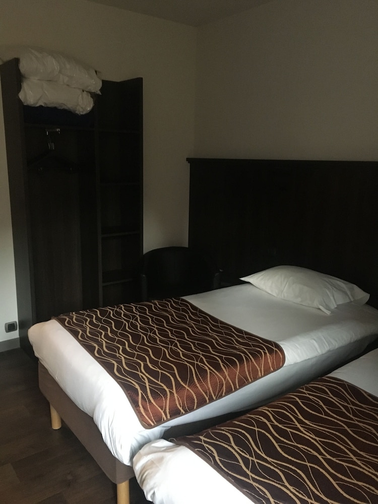 Standard Room, 2 Twin Beds photo 3