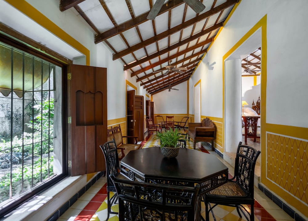 Premium Room - Photo 9