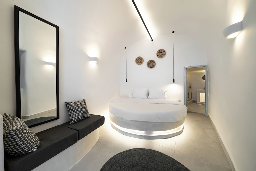 Junior Suite with Caldera-Sea View and Private Outdoor Hot Tub