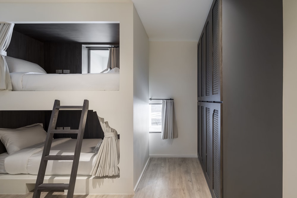 Standard Shared Dormitory, Women only photo 2