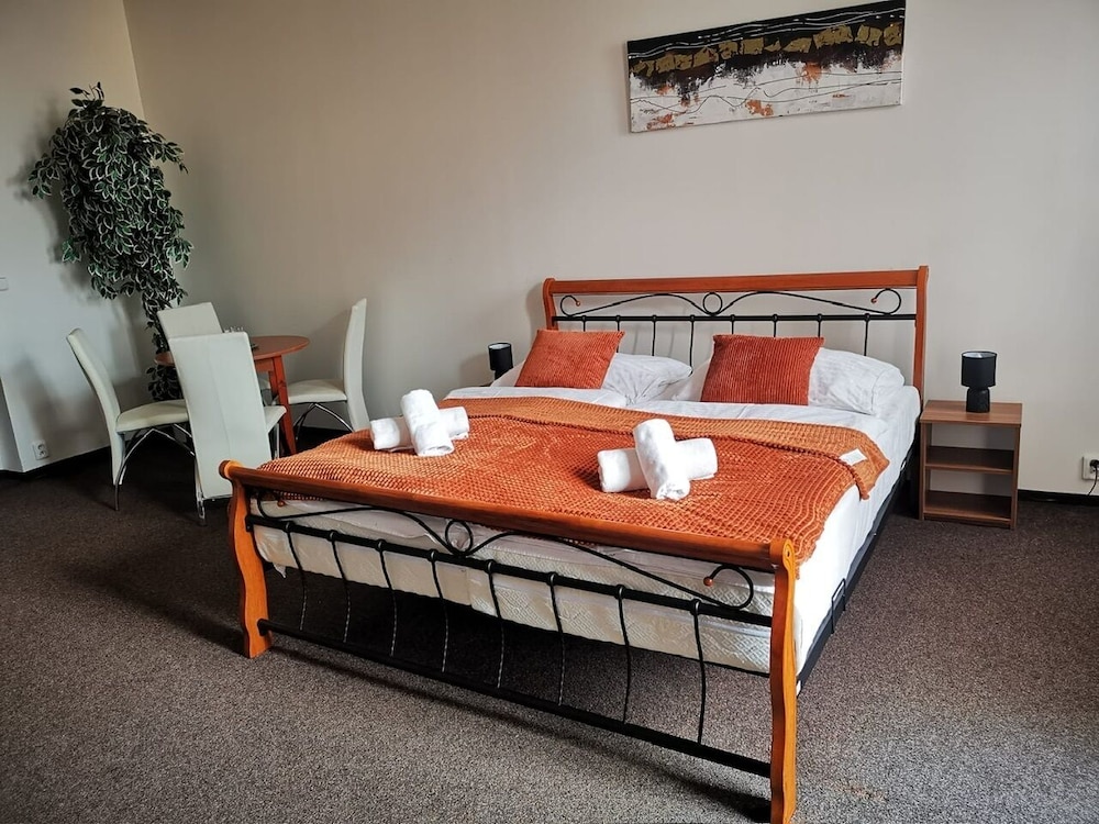Double Room with 2 Extra Beds photo 1