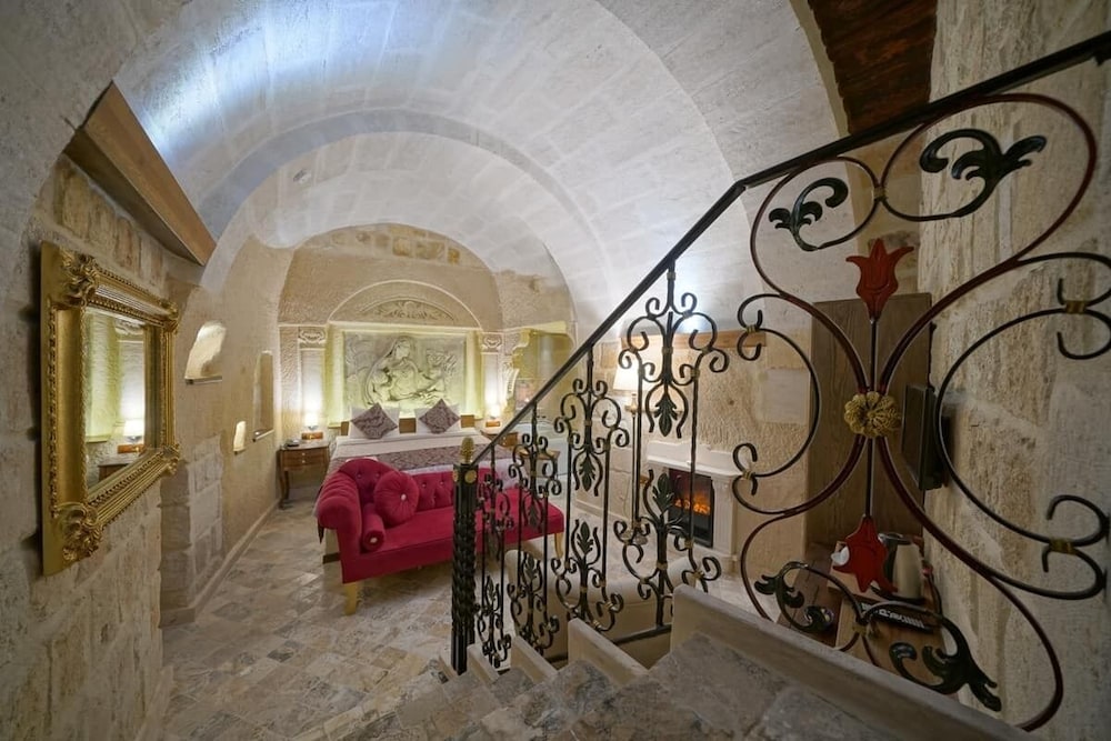Honeymoon Room photo 2