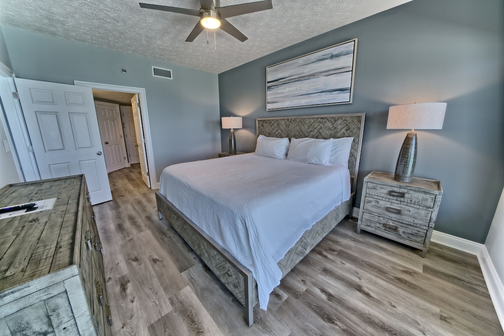 Condo, 2 Bedrooms