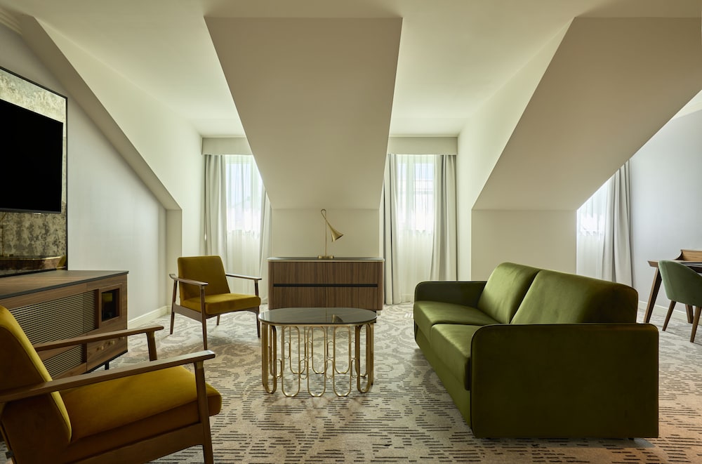 Deluxe Suite, 1 Bedroom - Photo 6