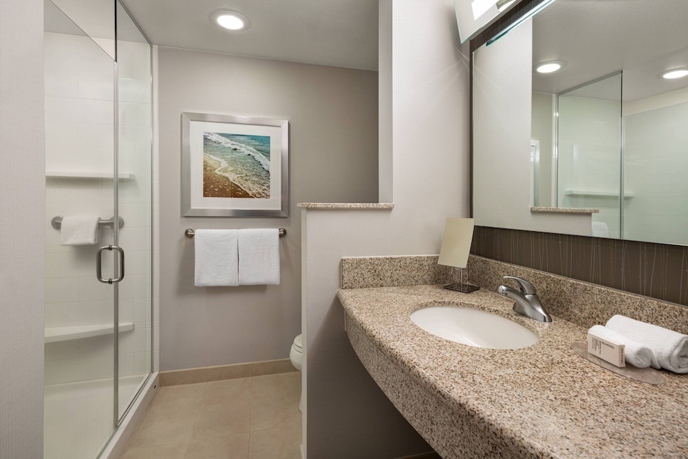 Suite, 1 Bedroom - Photo 6