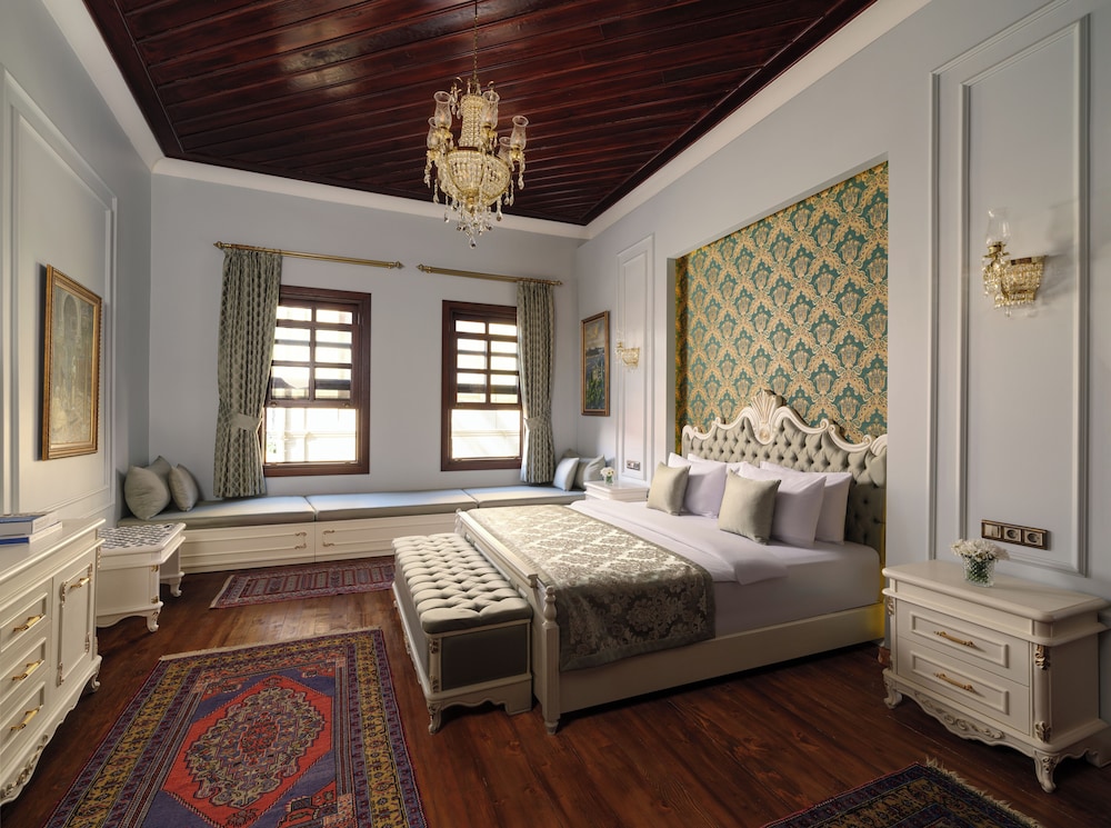 Deluxe Room, Multiple Beds, City View